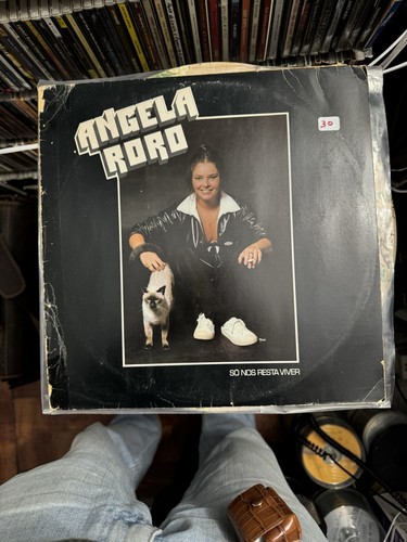 Angela só nos - ro,